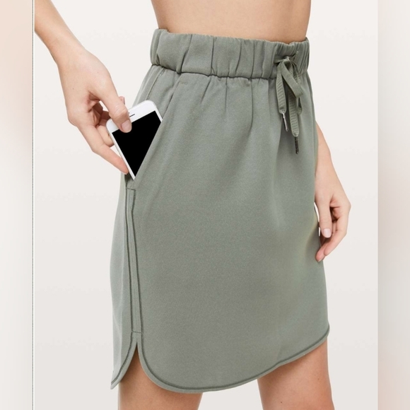 Lululemon On The Fly Travel Woven Skirt No Wrinkle Quick Dry Tennis Hiking XS - Picture 1 of 6